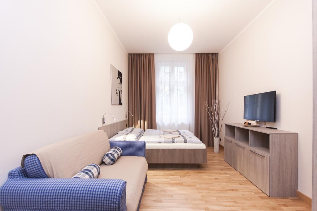 Manesova Astra Apartment プラハ 部屋 写真